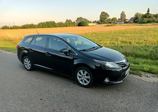 Toyota Avensis cena 34999 przebieg: 300000, rok produkcji 2015 z Pabianice małe 121